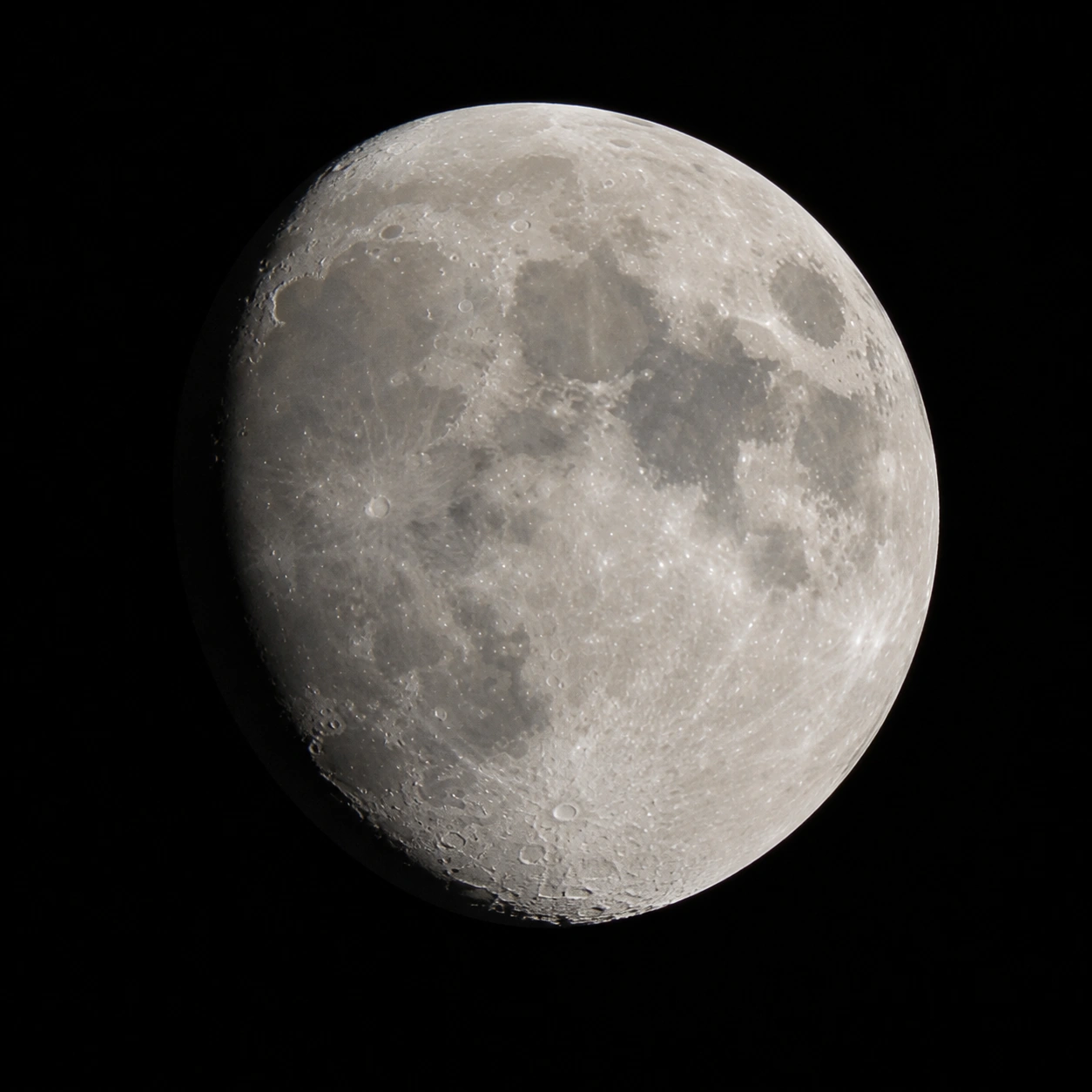 4. Lua Gibosa Crescente